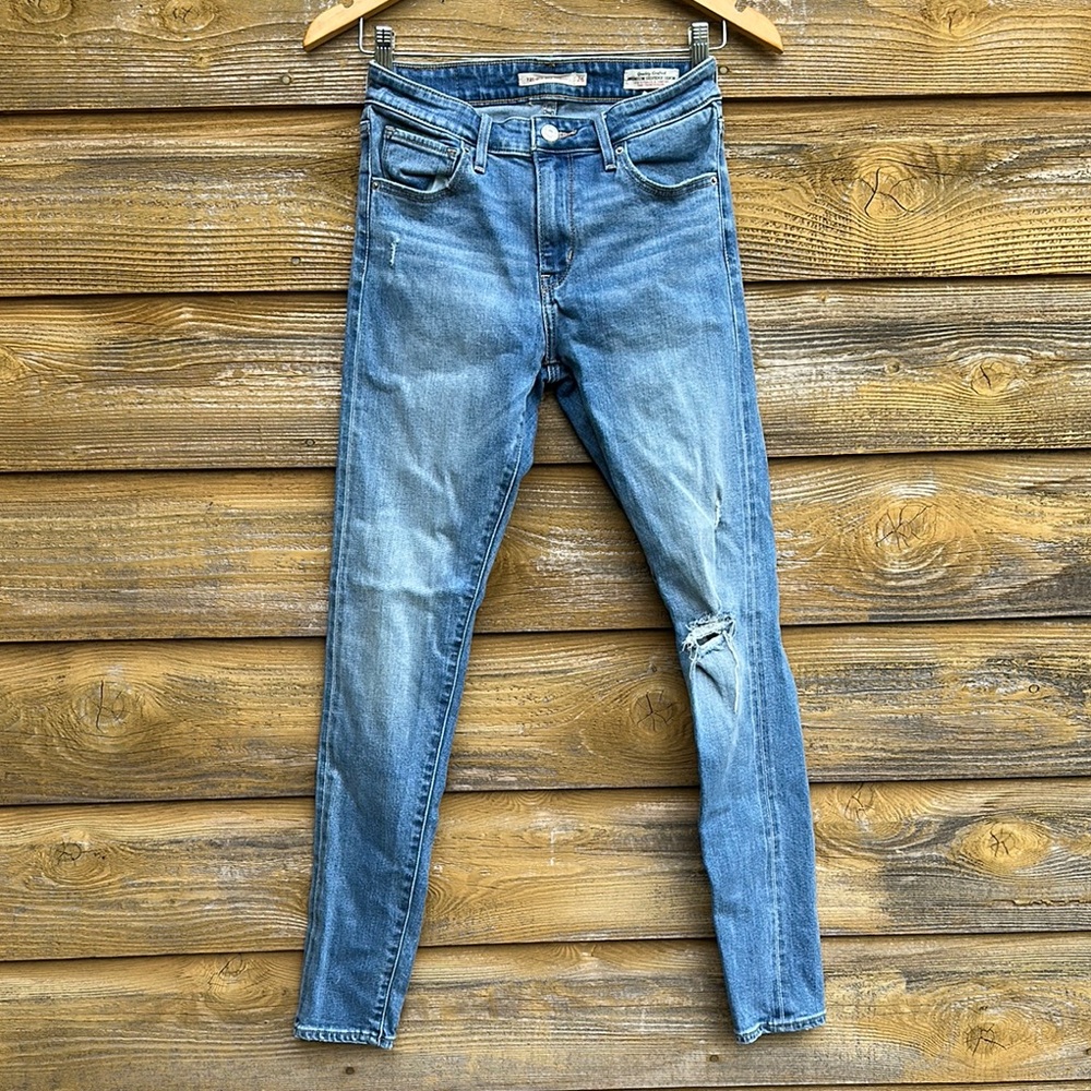 Levi’s High Rise Women’s Skinny Jeans Distressed SZ 26